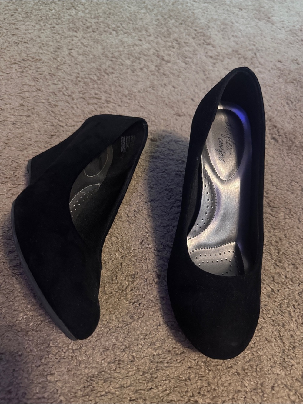 Dexflex Comfort Black Women's Wedge Pumps